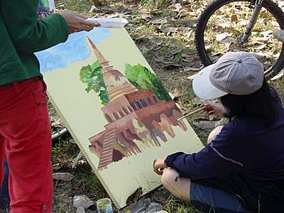 Young aspiring Artists in Si Satchanalai Historical Park