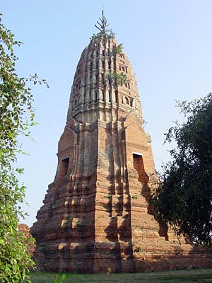 Prang at Wat Mahathat, Suphanburi, Thailand