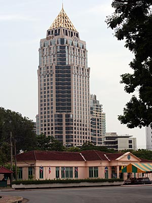 Lumphini Park - Public library