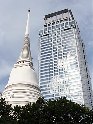 Chedi at Wat Pathum Wanaram