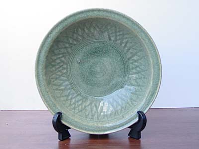 Celadon plate, Sukhothai era, Thailand Celadon plate, Sukhothai era