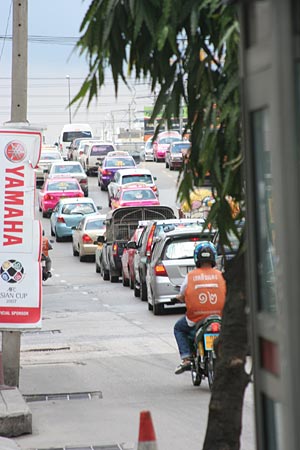 Traffic near Rutnin Eye Hospital on Asoke Road, Bangkok