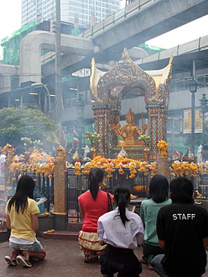 Erawan Shrine, Rachaprasong Intersection